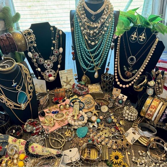 ⚜️ 2 LB Vtg Mod Retro Fashion & Fine Jewelry Lots – MOSTLY Wearable & Repair ⚜️ - Picture 6 of 9